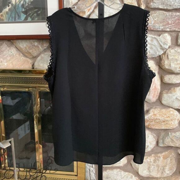 Black Sleeveless Rae Top L - Picture 6 of 7